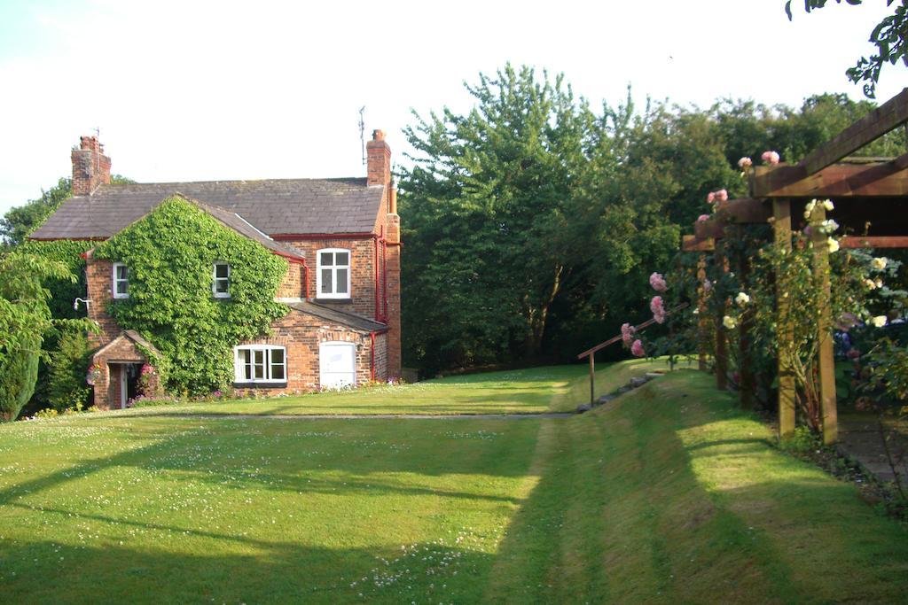 Ash Farm Country House Little Bollington Exterior photo