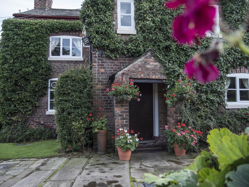 Ash Farm Country House Little Bollington Exterior photo